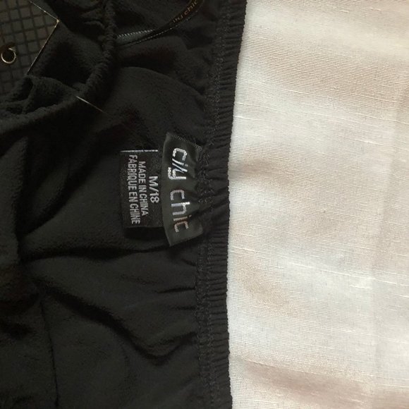 City Chic Off Shoulder Romper - Picture 2 of 4